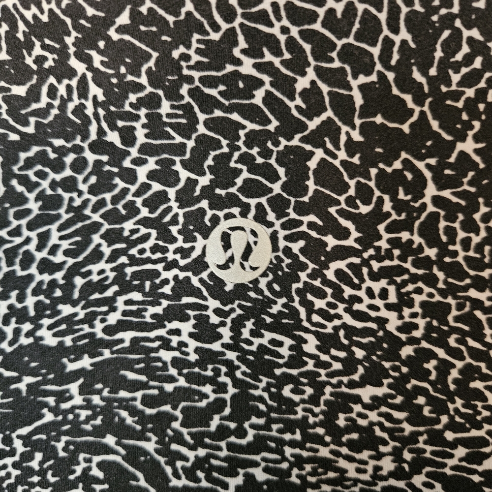 lululemon athletica Black and White Patterned Leggings - Picture 7 of 13